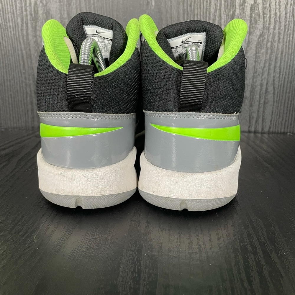 Nike Team Hustle D7 size 7Y - Picture 4 of 8
